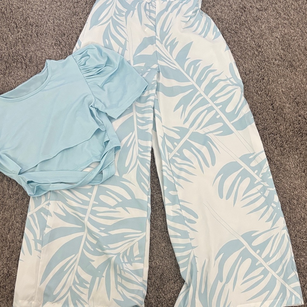 SHEIN Blue and White Leaf Print Wide Leg Pants
